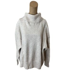 NWT! H&M Oversized Tutleneck Sweater Size Medium